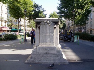 Paris-Piedestal_de_la_statue_de_Fourier_